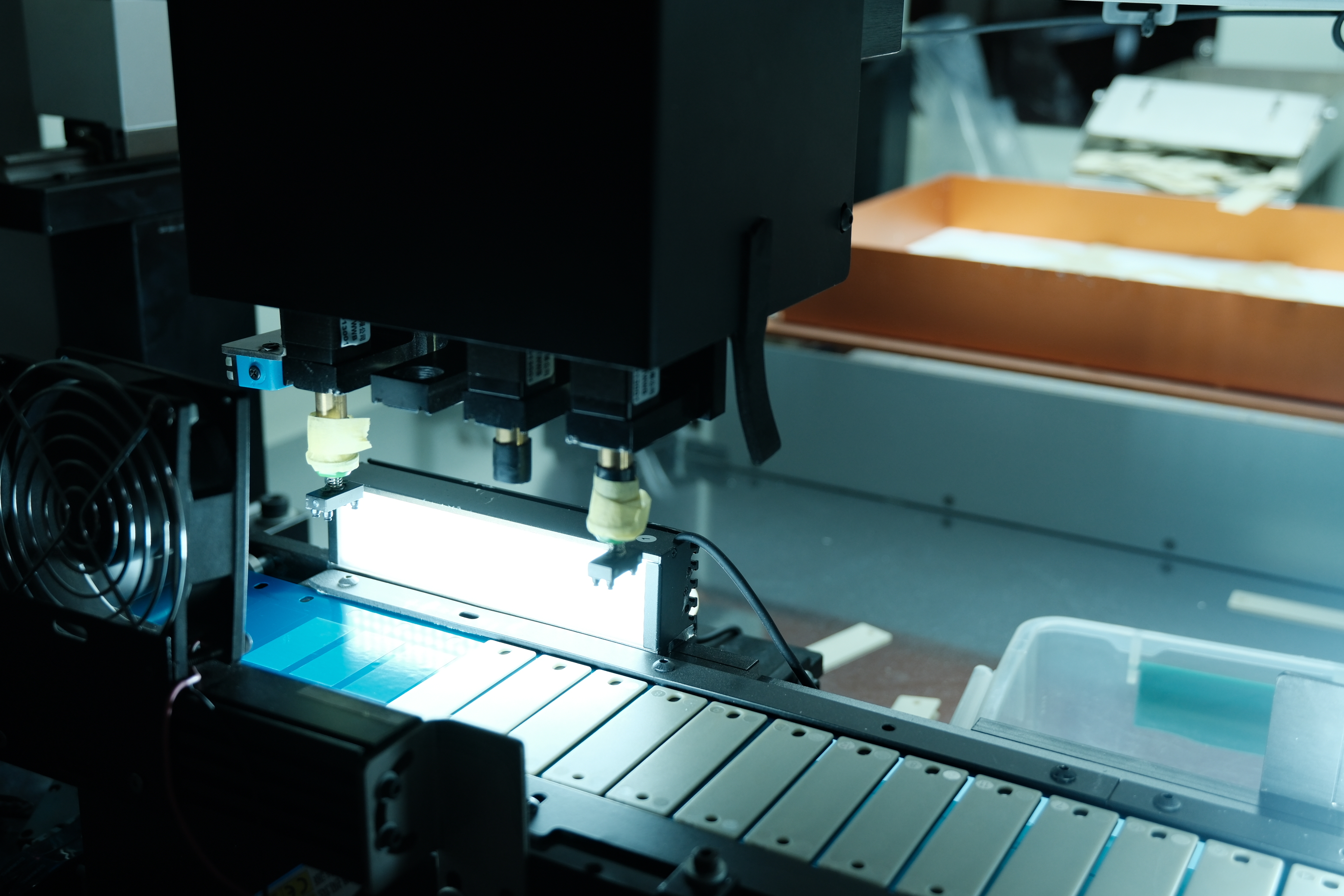 Damage-Free Micro-Tacky Packaging